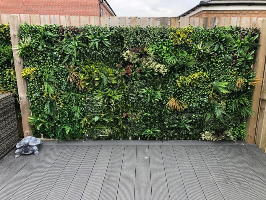 Vertical garden for artificial grass