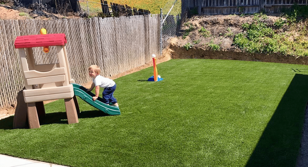 ¿El seguro el césped artificial?